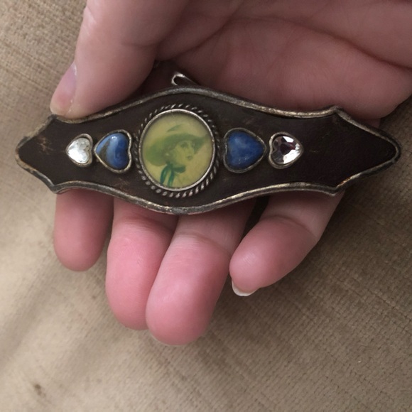 ❤️Vintage Cowgirl Barrette- 725 $20 or $15 w/offer - Picture 2 of 3